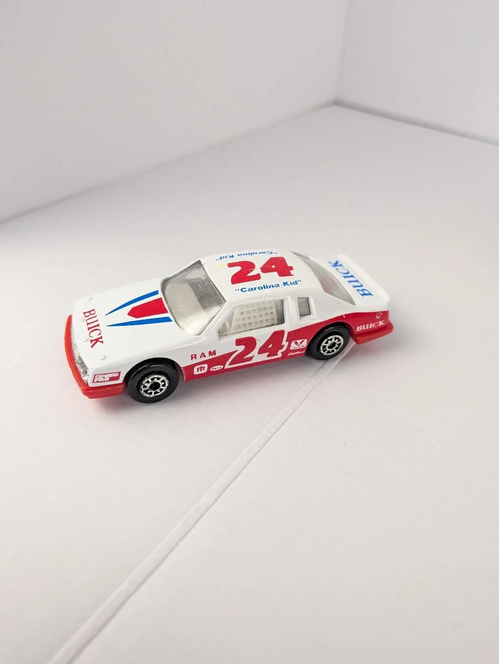 Maisto Set Of 9 Die-Cast Toy Vehicles See Description For Details